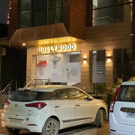 Hotel Hollywood Zirakpur Chandigarh - Family Hotel 外观 照片