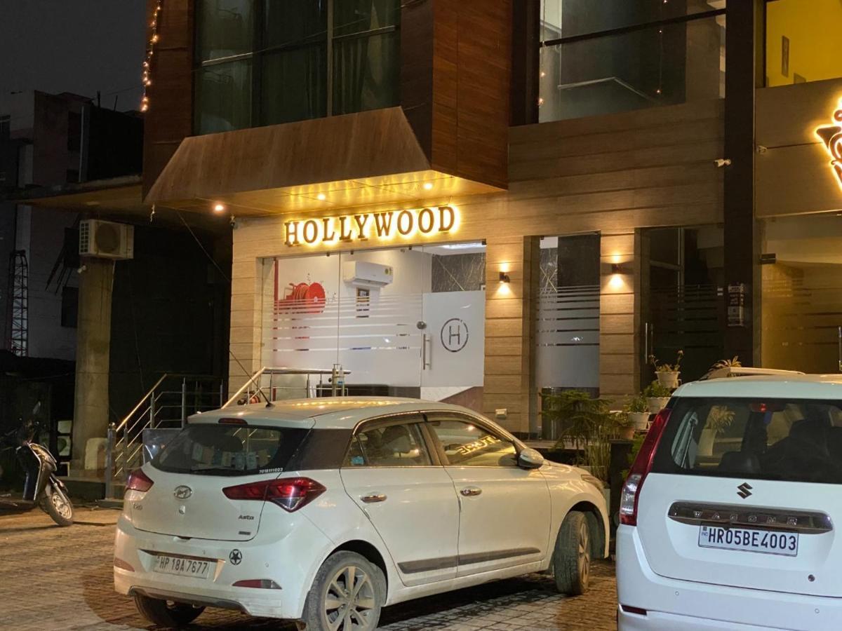 Hotel Hollywood Zirakpur Chandigarh - Family Hotel 外观 照片